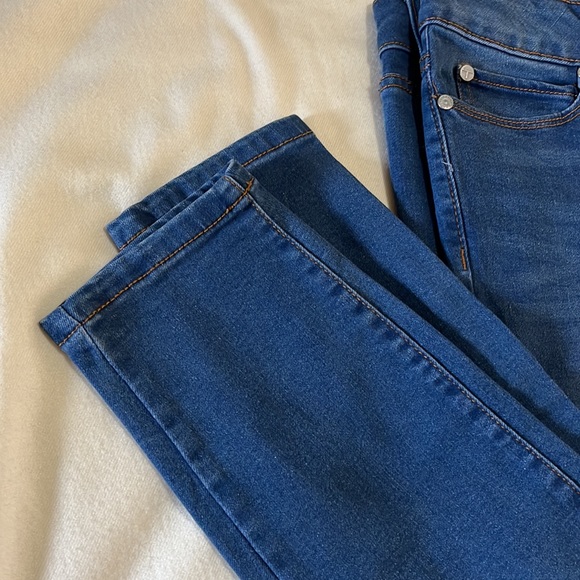 ✨Tahari✨ NWT Kelly Rayon Denim Mid Rise Skinny Jeans Size 4/27 - Picture 12 of 16